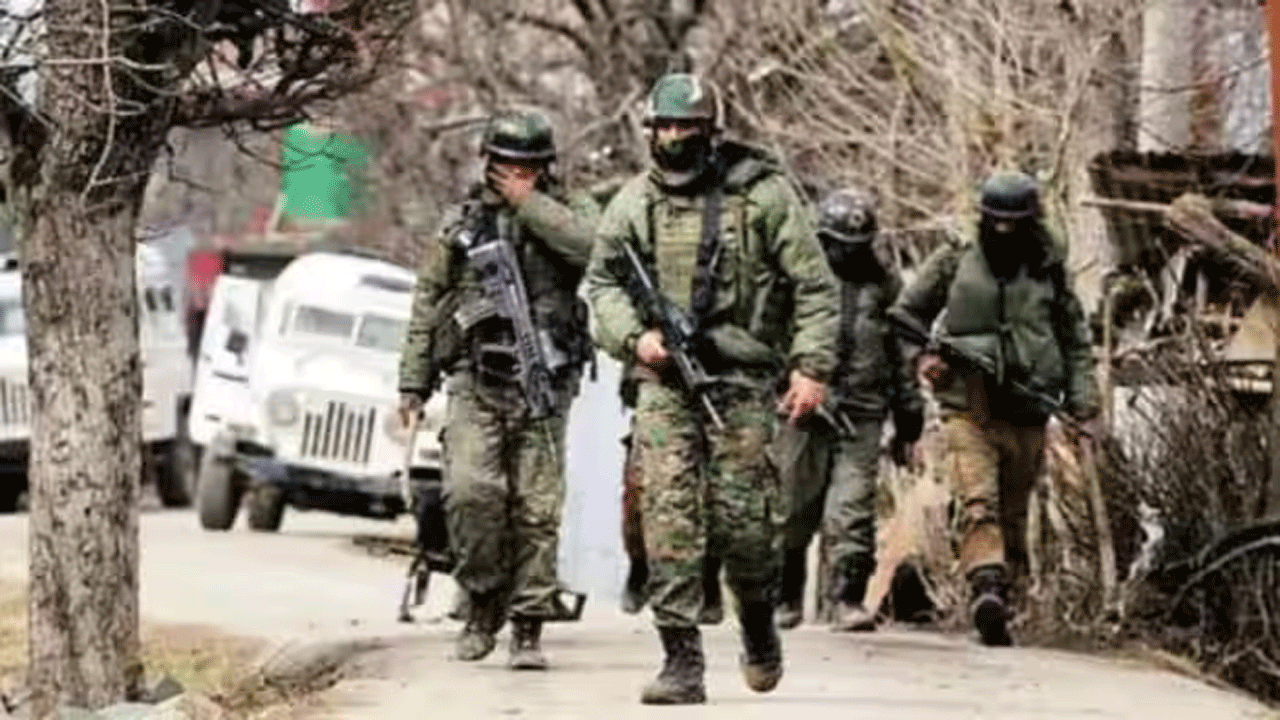 Jammu and Kashmir : అనంత్‌నాగ్ జిల్లాలో ఉగ్రవాదుల కాల్పులు..ఇద్దరికి గాయాలు