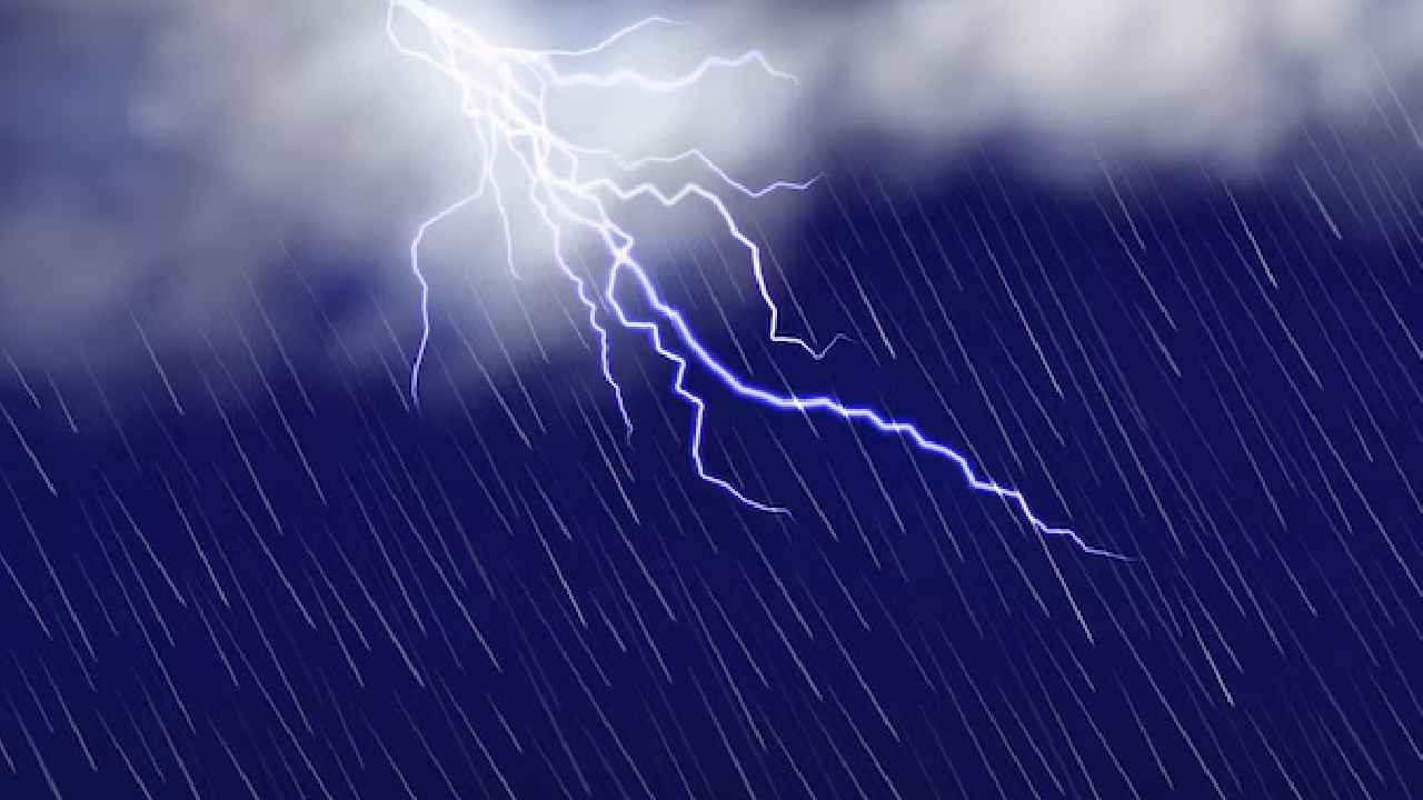 AP Rains: ఏపీలో పిడుగులతో కూడిన భారీ వర్షాలు.. ఈ జిల్లాలకు రెడ్ అలర్ట్