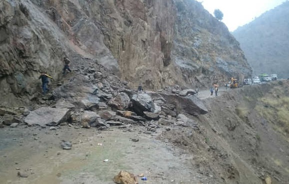 Kashmir Under Water: 2 Dead as Cloudbursts Trigger Flash Floods, IMD Warns of More Rain