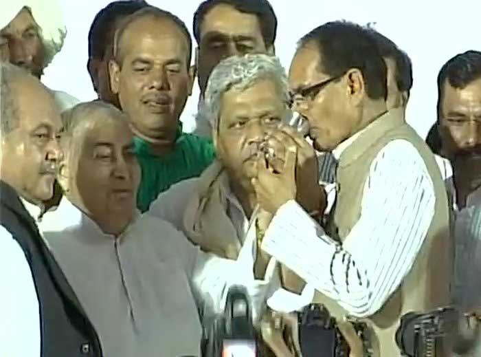 MP CM Shivraj Singh Chouhan ends his fast