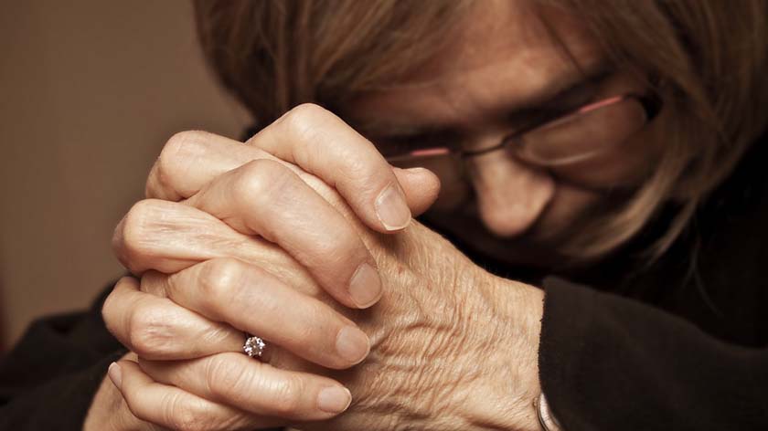 ‘Praying’ gives older adults a boost to live longer