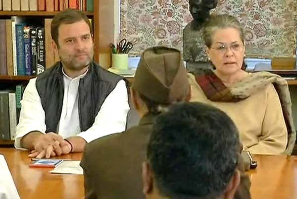 Congress passes resolution to elevate Rahul as party president