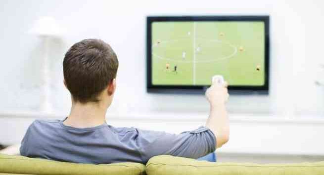 Watching TV for 5 or more hours daily cuts sperm count by 35%