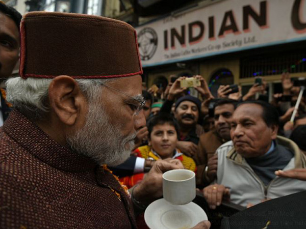 When PM suddenly stopped for cup of coffee When PM suddenly stopped for cup of coffee