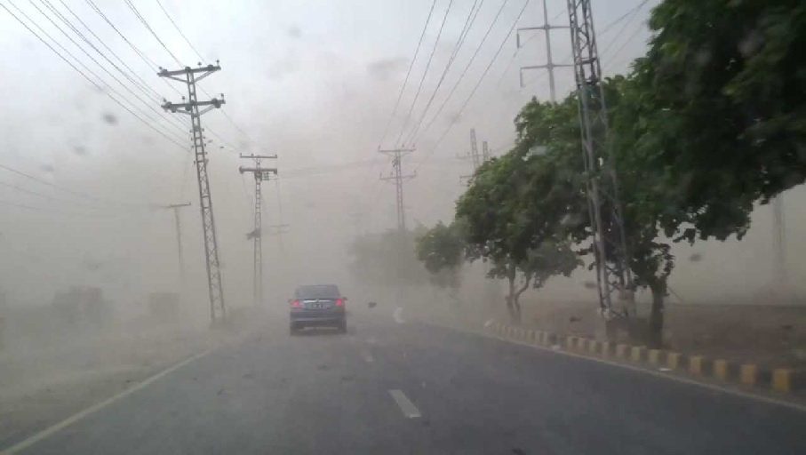 4 dead, 13 wounded in Lahore due to dust storm