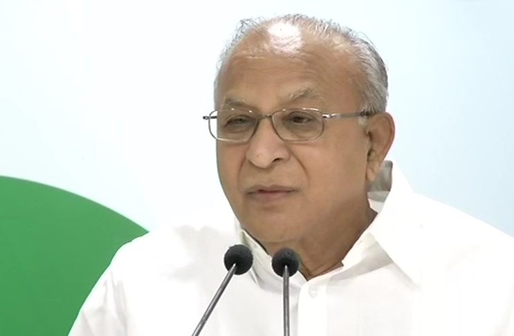 Give satisfactory explanation or quit: Jaipal Reddy to Akbar