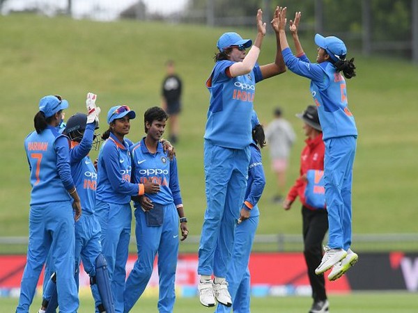Mandhana, Mithali lead Indian charge to beat Kiwis by 8 wickets