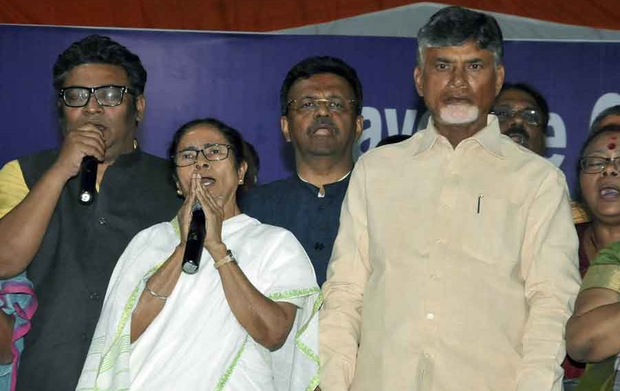 Mamata extends support to Naidu’s fast