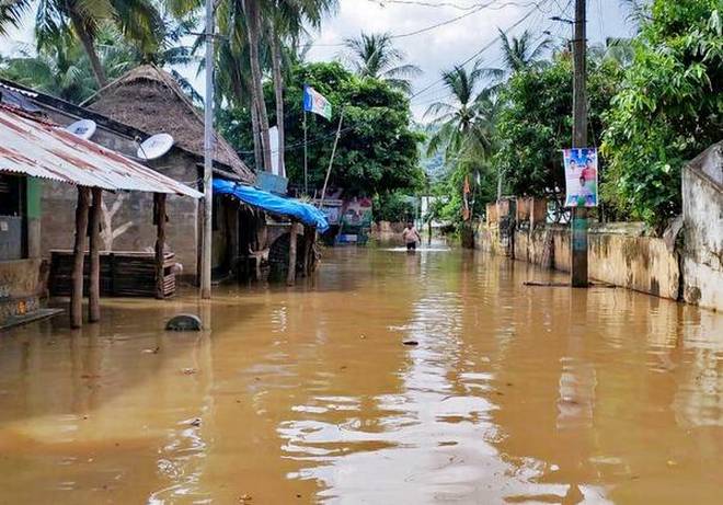 AP: First level warning continues in Godavari basin