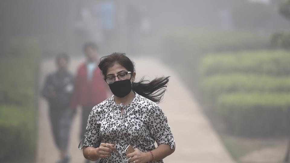 Delhi chokes again day ahead of Diwali, likely to worsen tomorrow