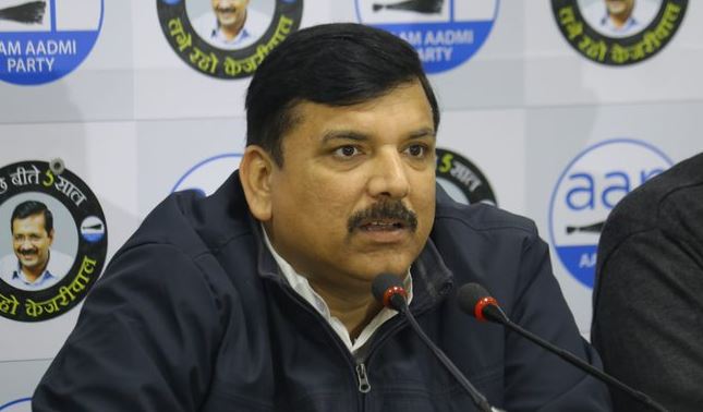 AAP demands campaign ban on Adityanath in Delhi