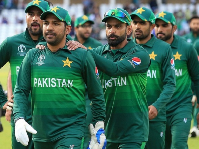 Sports: Pakistan cricketers to donate Rs 5 million to govt emergency fund