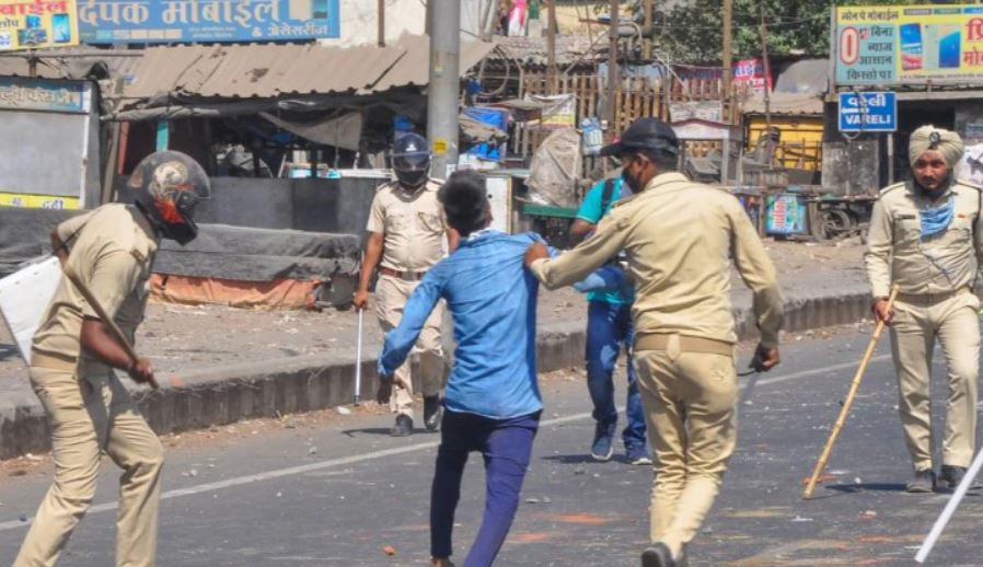 Gujarat: Migrants clash with cops in Surat, over 100 detained
