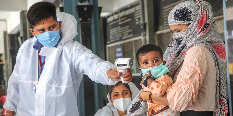 India sees spike of 18,653 COVID-19 cases, tally reaches 5,85,493
