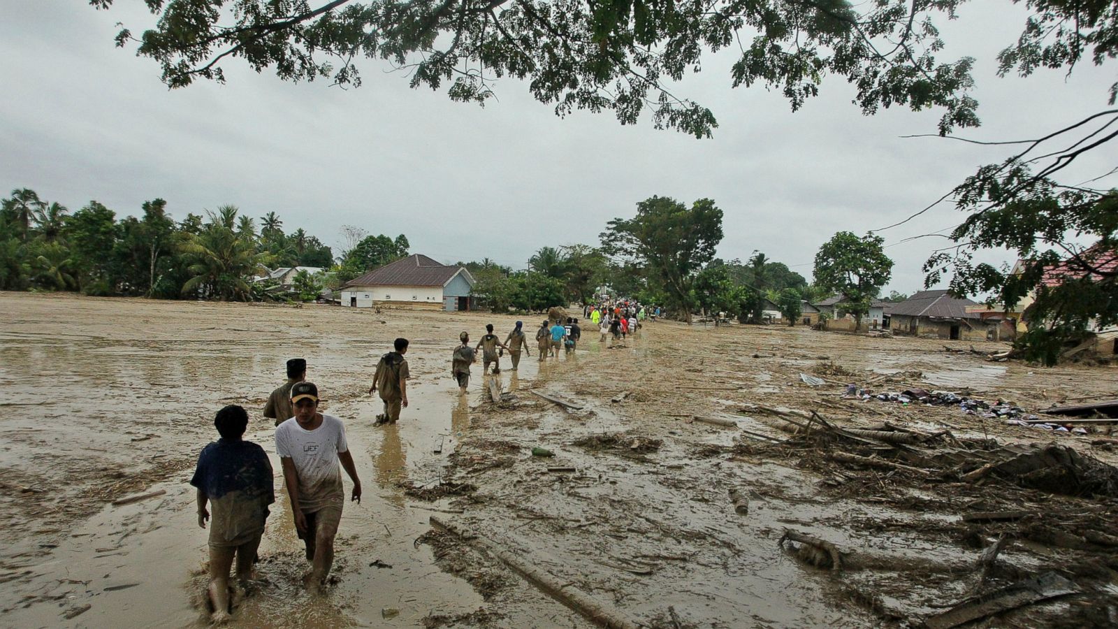 Flash floods kills 16 in Indonesia, 23 missing