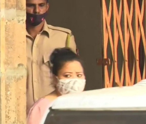 After arrest by NCB, Bharti, her husband taken to Mumbai hospital for medical examination