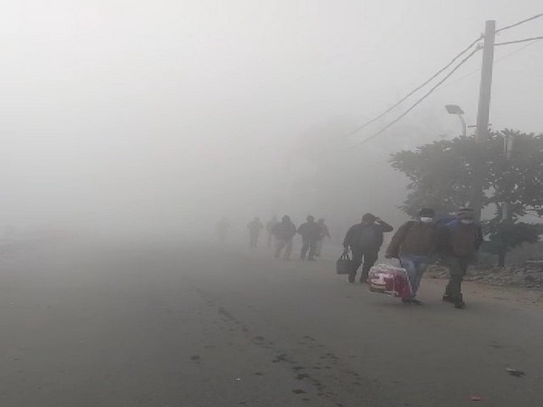 As farmers’ protest continues, commuters suffer, forced to walk several kms every day