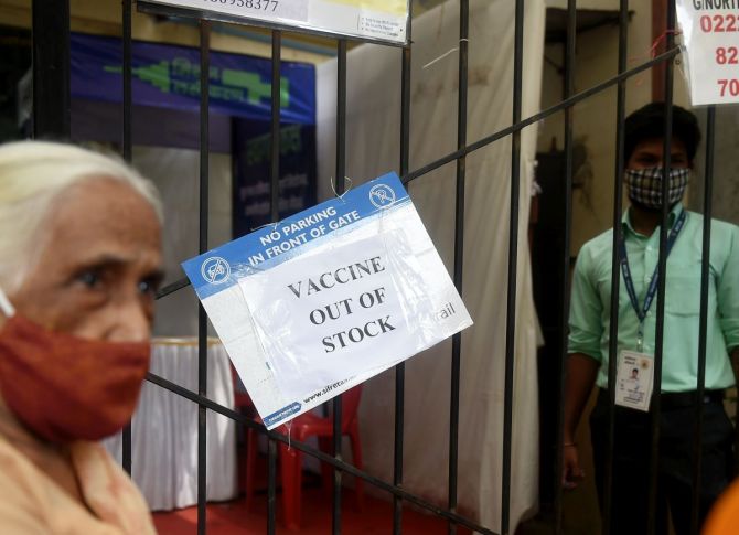 Shortage hits vaccination at 25 Mumbai hospitals: BMC