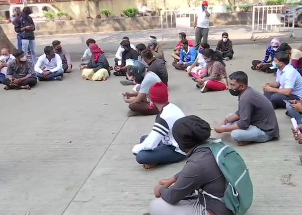 Pune: COVID-19 patients’ families stage protest outside collector’s office over Remdesivir shortage