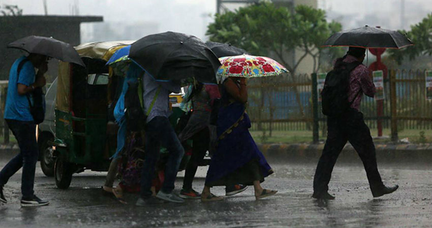 Weather Alert: Parts of Delhi receive light rains Weather Alert: Parts of Delhi receive light rains