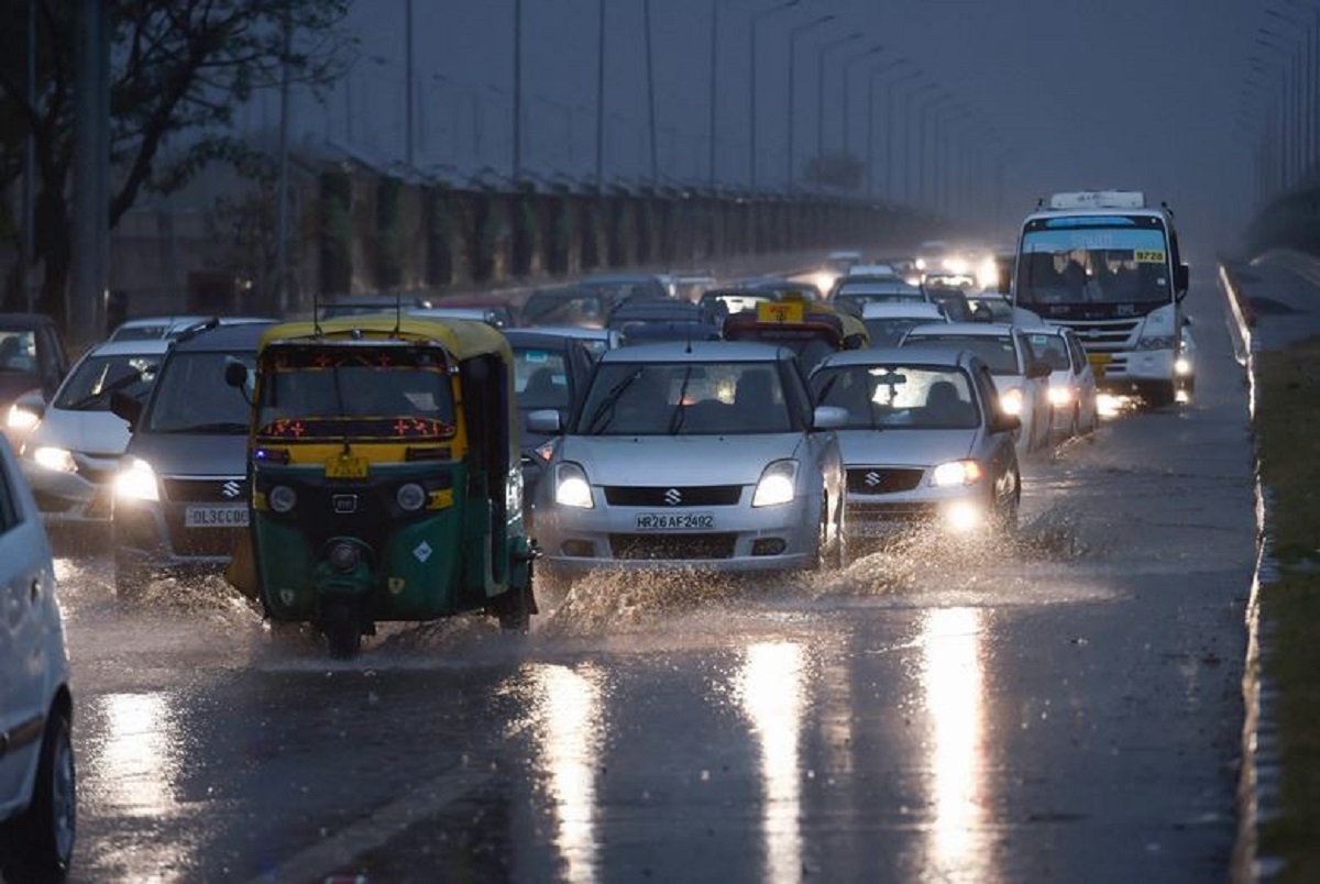 Weather Alert: Thunderstorms with rain expected in Delhi