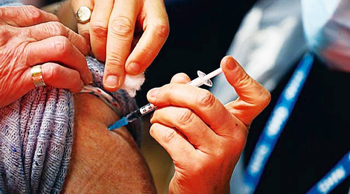 Delhi faces COVID-19 vaccine shortage, many turned away from centres