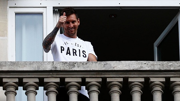 Sports: Lionel Messi signs for Paris Saint-Germain