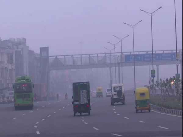 Delhi’s air quality continues to remain in ‘very poor’ quality, AQI docks at 343