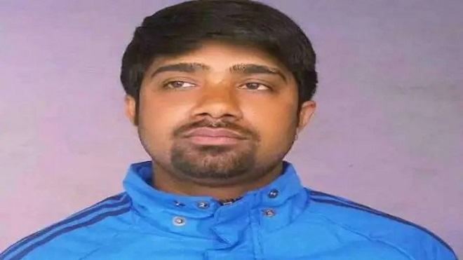 UP: Notorious criminal escapes with wife from court premises under police custody, 2 constables arrested