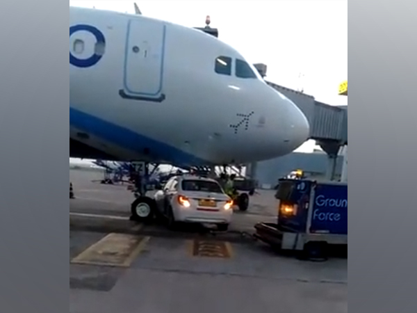 A Go First car stops under IndiGo Plane, DGCA orders inquiry A Go First car stops under IndiGo Plane, DGCA orders inquiry