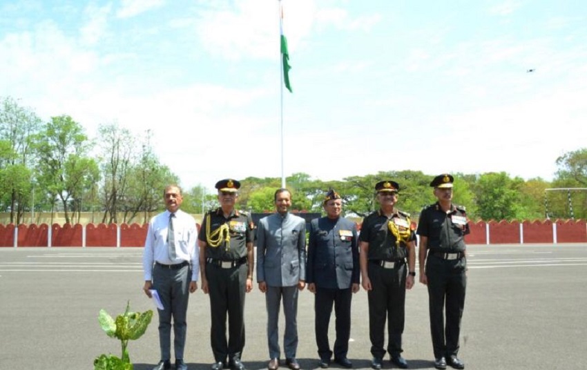 Pune: Founder of FFOI and former Lok Sabha MP Naveen Jindal hoists 108-feet high tricolor at AFMC on its Platinum Jubilee