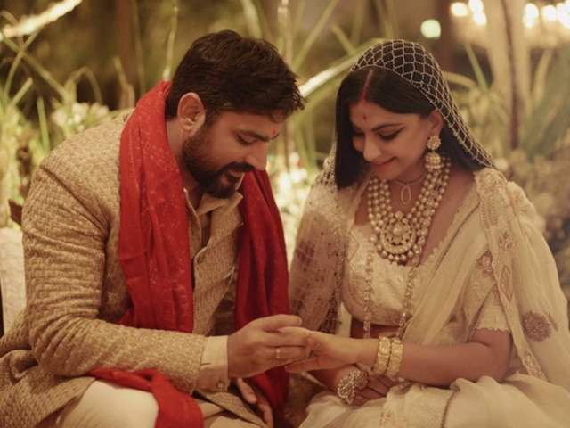 Karan Boolani pens adorable anniversary wish for wife Rhea Kapoor Karan Boolani pens adorable anniversary wish for wife Rhea Kapoor