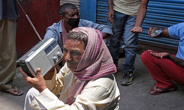 Indian army starts “Paigam-e-Shopian” Radio station, to reach out to youths in J&K