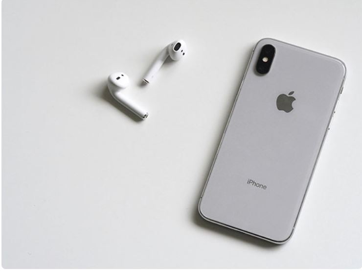 Budget-friendly AirPods, enhanced AirPods Max expected in fall 2024