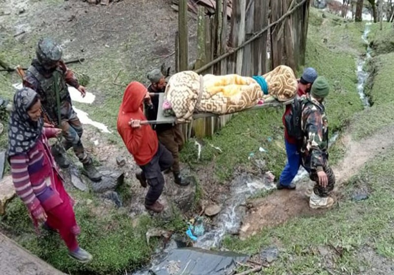 J-K: Indian Army evacuates pregnant lady in need of critical medical treatment