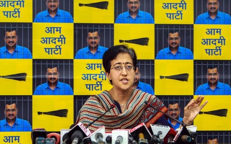 Delhi govt directs action against water wastage; imposes Rs 2000 fine against violators