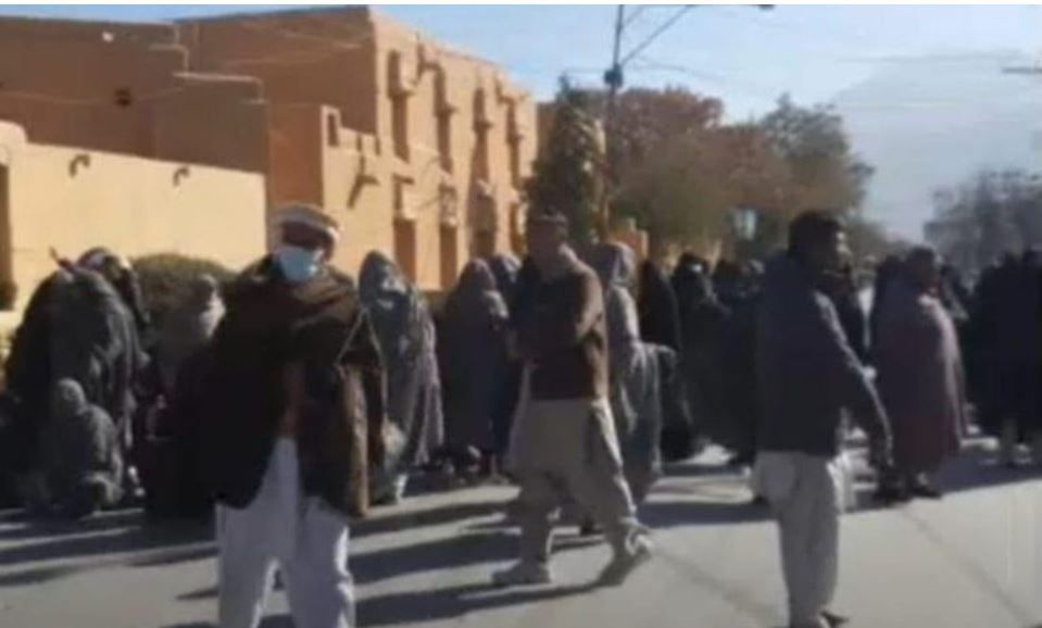Residents protest in Balochistan’s Quetta over gas shortage amid cold