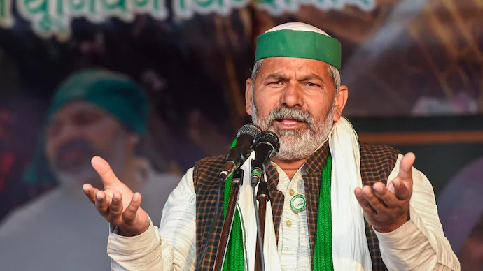 Farmer leader Rakesh Tikait assaulted in scuffle, turban knocked off in violent clash