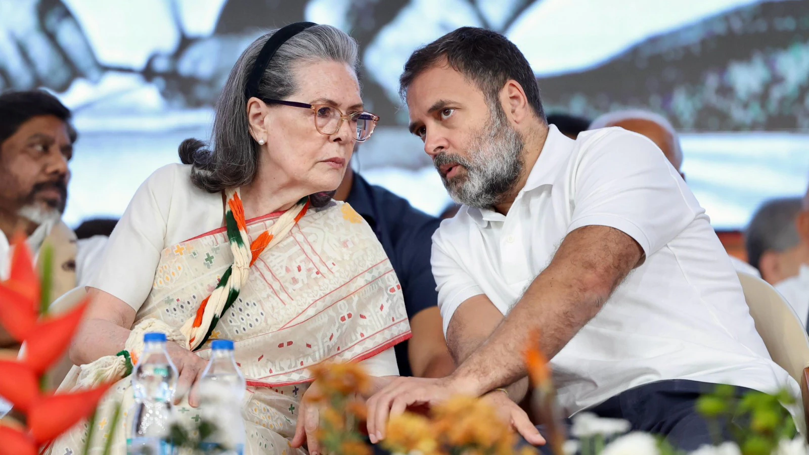 Notice to Sonia-Rahul Gandhi and others in National Herald case, next hearing on May 5