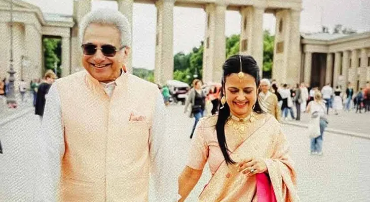 Trinamool MP Mahua Moitra ties the knot with Pinaki Misra, who is 15 years older than her