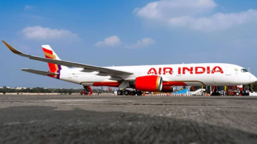 Boeing 787 returns to Hong Kong (Source: Internet)