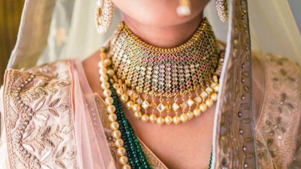 Ornaments demand rises in wedding season (Source: Internet) 
