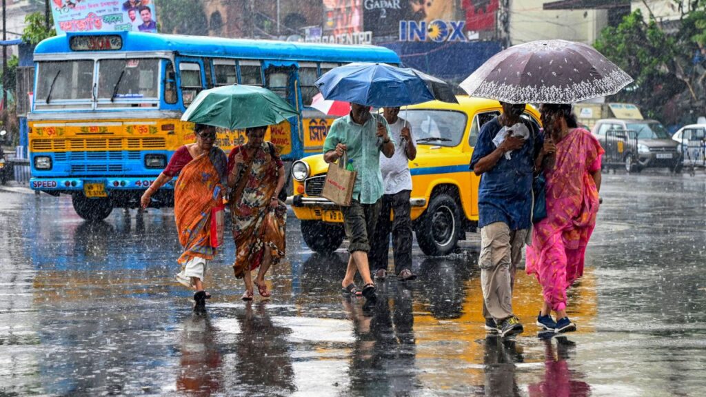 More rain is expected today and in the coming days (Source: Internet)