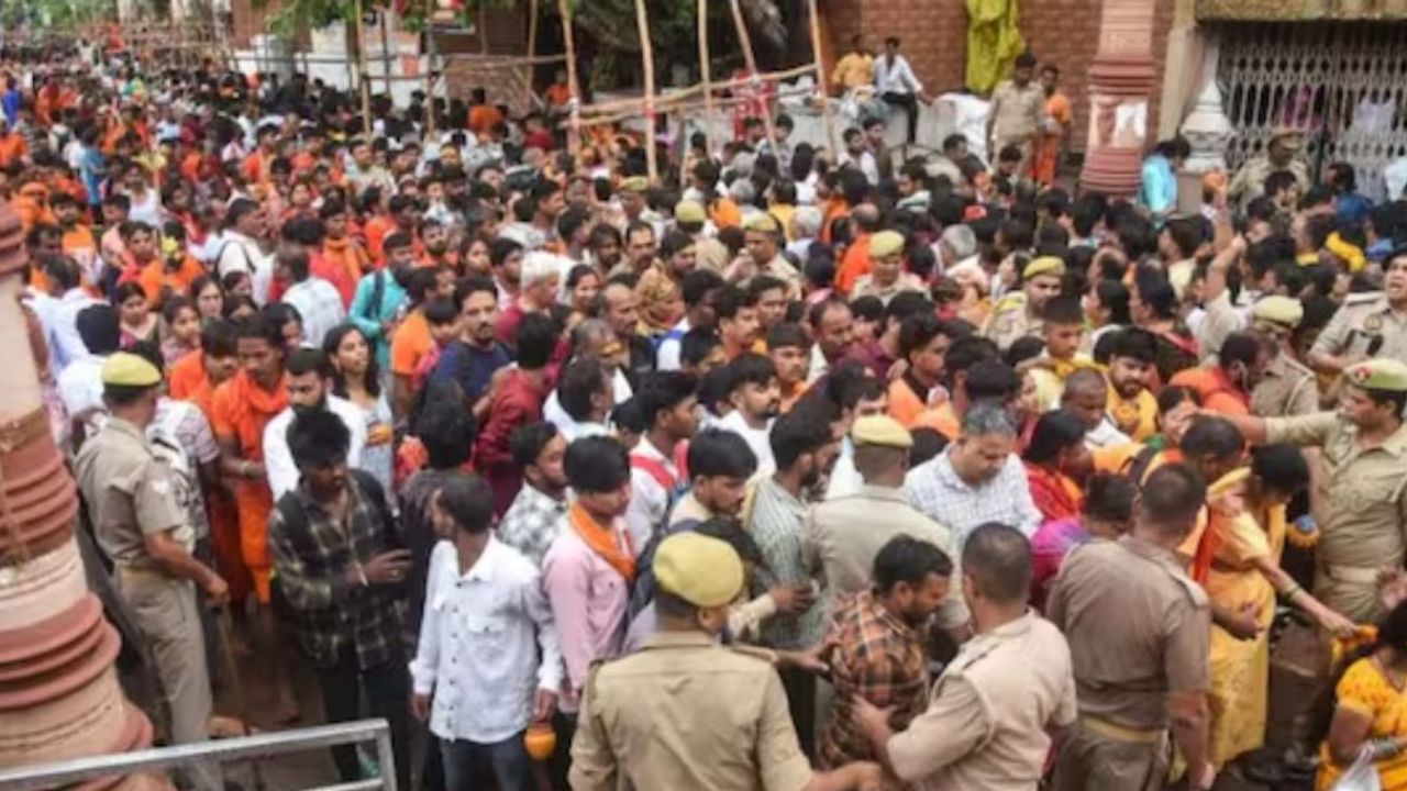 Uttar Pradesh: Stampede-like situation in Barabanki Temple; Two dead, over 30 injured