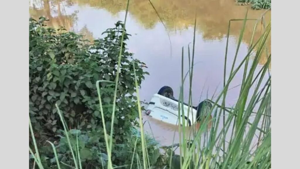 Car falls into river killing three (Source: Internet)