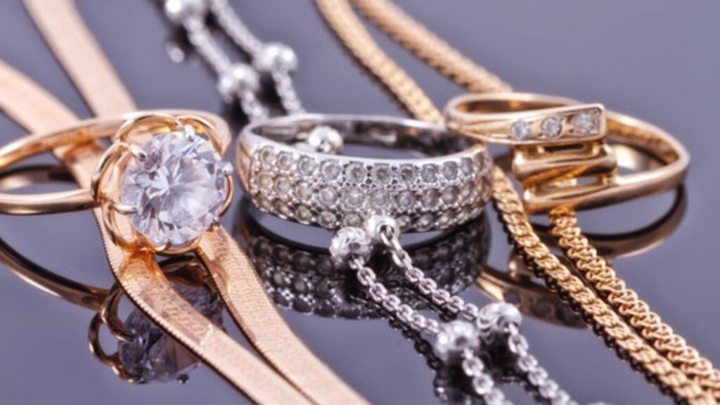 Time to buy gold as prices may hike (Source: Internet) 