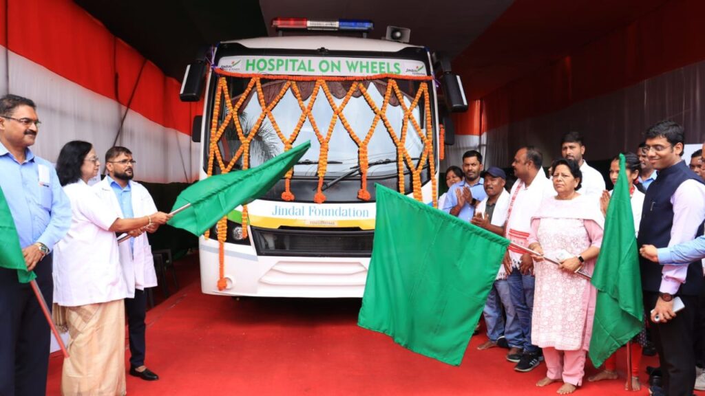 Shallu Jindal, along with officials and community leaders, launches the transformative 'Hospital on Wheels' in Patratu.