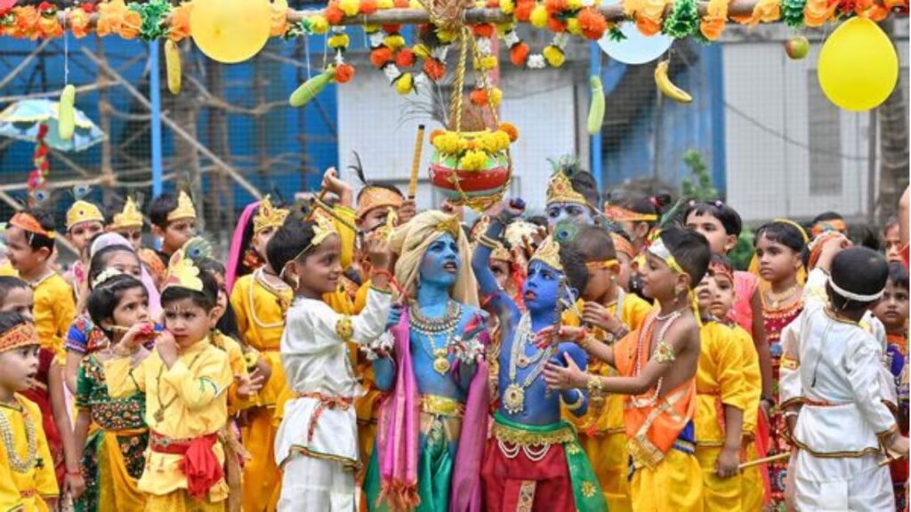 Dahi Handi celebration takes place on 16 August (Source: Internet 