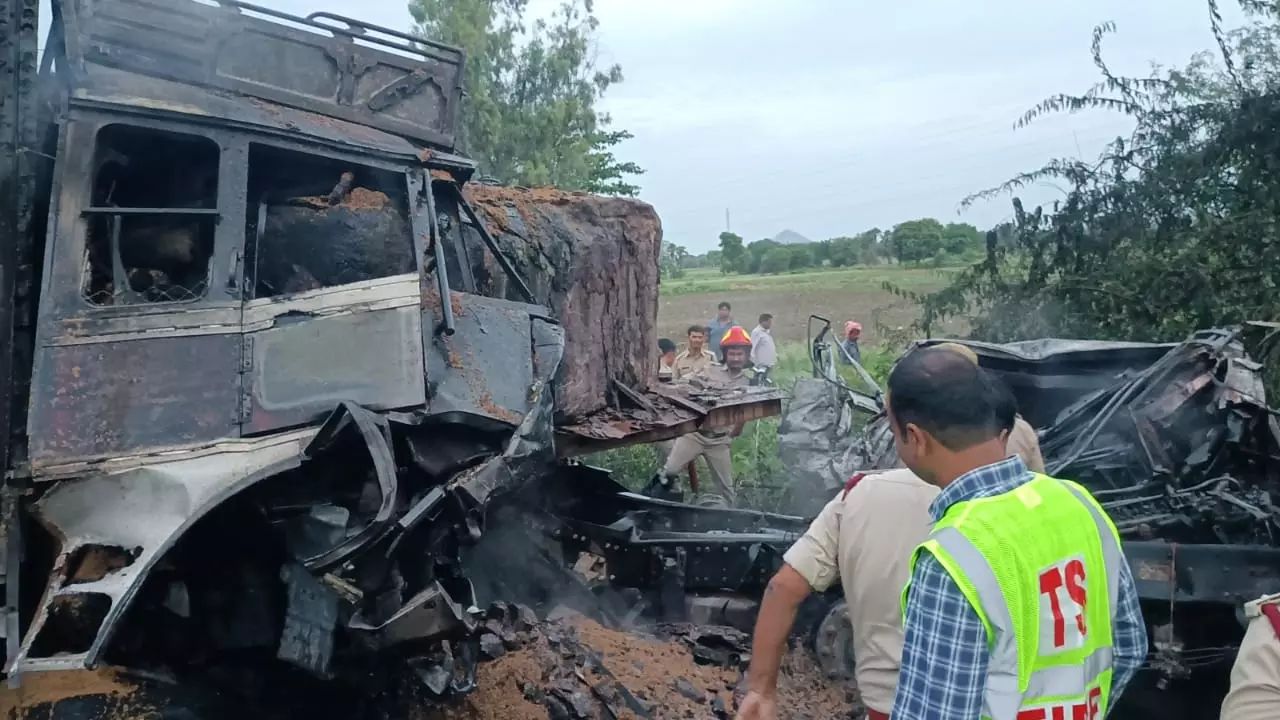 Telangana: Three burnt alive in two lorries collision fire in Kudiyathanda