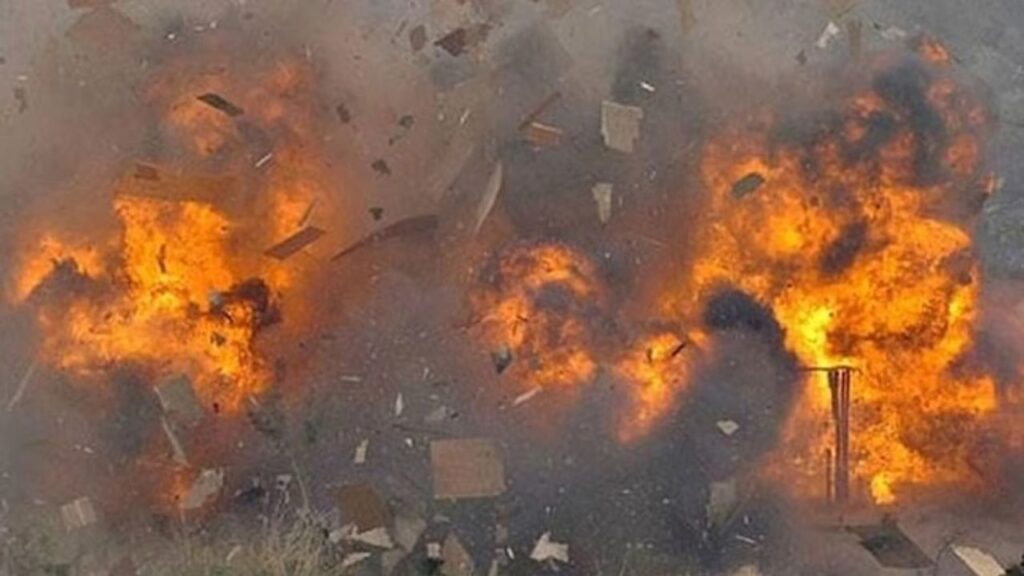 One died in bomb blast in West Bengal